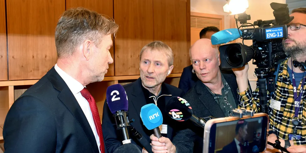 Nesten alle spørsmålene til den nye olje- og energiministeren handlet om strømpris. Terje Aasland fikk kun noen få spørsmål som dreide seg om olje.