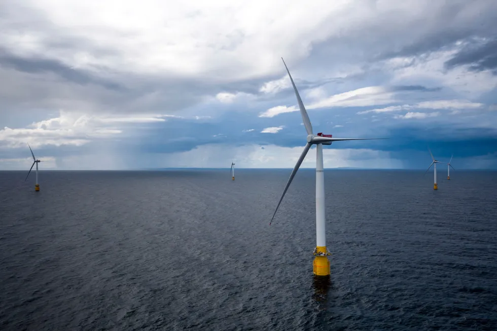 Regjeringen blir nå anbefalt 20 nye områder for havvind. Her er Equinors Hywind Buchan vindmølleanlegg utenfor Skottland.