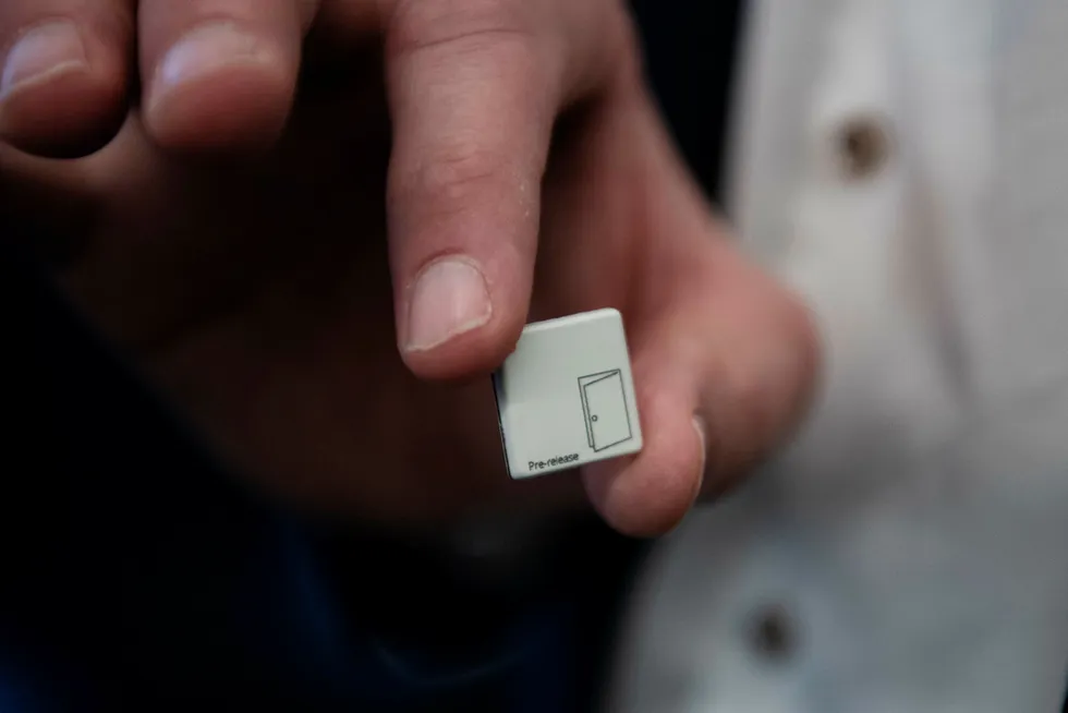 Disruptive Technologies har høstet stor anerkjennelse for sine mini-sensorer. Selskapet kan bli verdt flere milliarder dersom man lykkes i neste fase, mener investor og styreleder Odd Johnny Winge.