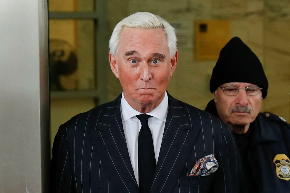 Alle fire medlemmene av aktoratet i saken mot Trump-rådgiver Roger Stone har trukket seg fordi USAs justisdepartement vil gripe inn og anbefale lavere straff.