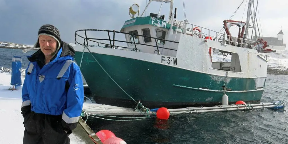 FORSTÅR ANDERS PEDERSEN: Ingøy-fisker Erlend Hesten sier at han forstår at Anders Pedersen i Fjordlaks føler seg hetset etter at Fjordlaks la ned fiskemottaket på Ingøya i fjor vår.Foto: Agnar Berg