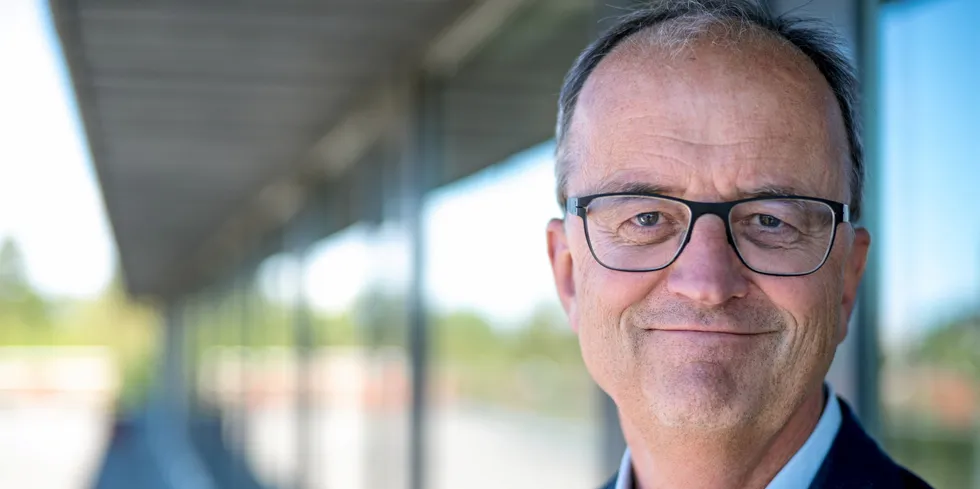 Eimund Nygaard, konsernsjef i Lyse, velger nå å stole på regjeringen. – Nå står det skriftlig i revidert, så nå stoler vi på at de vil fjerne høyprisbidraget, sier han.