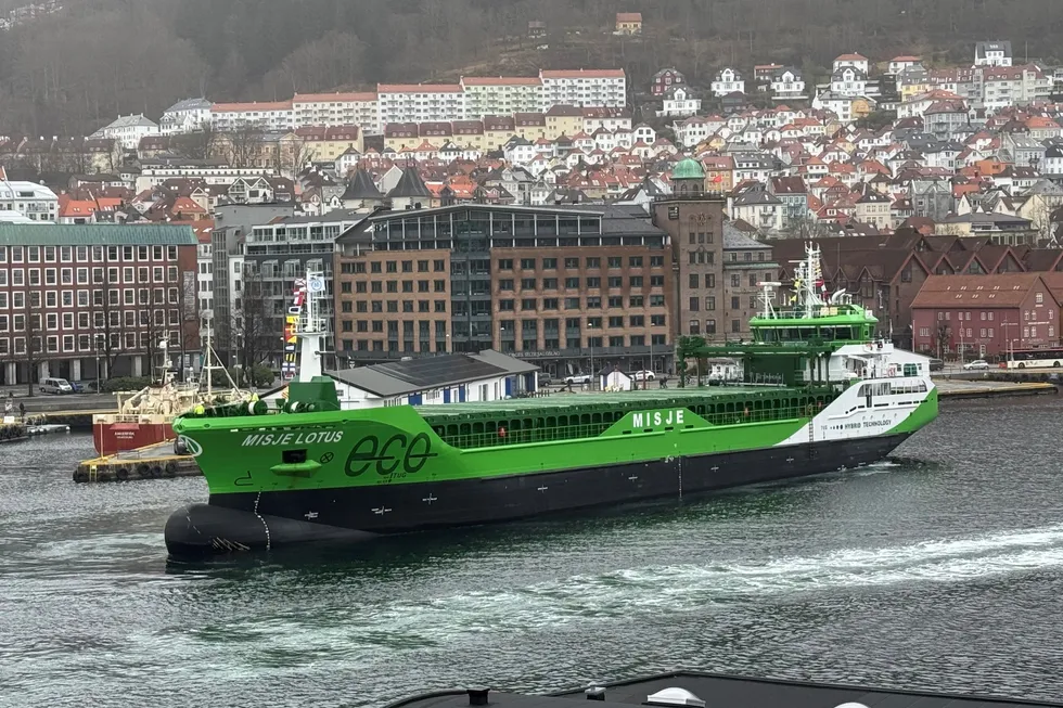 Misje Lotus er foreløpig siste skip som ble døpt på havnen i Bergen. Men det kommer flere hybride bulkskip fra Misje rederier seilende.