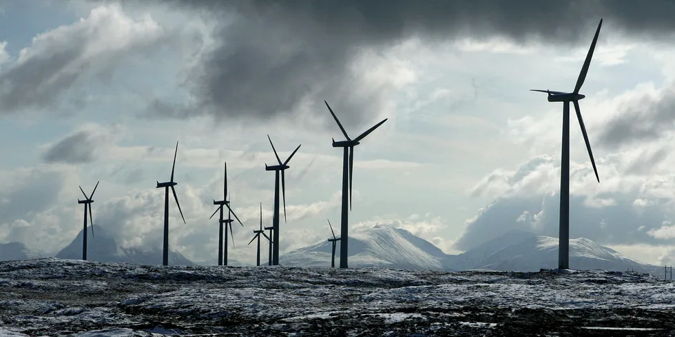 Smøla vindpark ble satt i drift i 2002 og kan fortsette driften en god stund til skal en tro rapporten fra Energistyrelsen.
