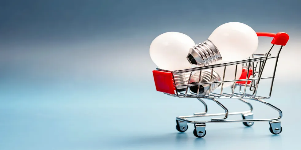 Utviklingen går forholdsvis sakte, men trenden er at strømkundene shopper mer rundt. De er mindre lojale til sine lokale selskaper enn de var ti år siden.