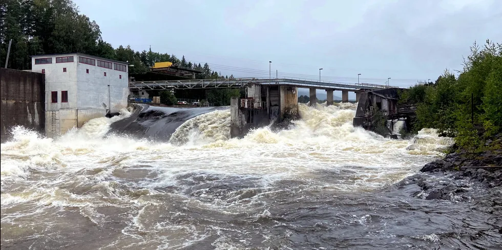 Slik så det ut på Hellefoss kraftverk onsdag.