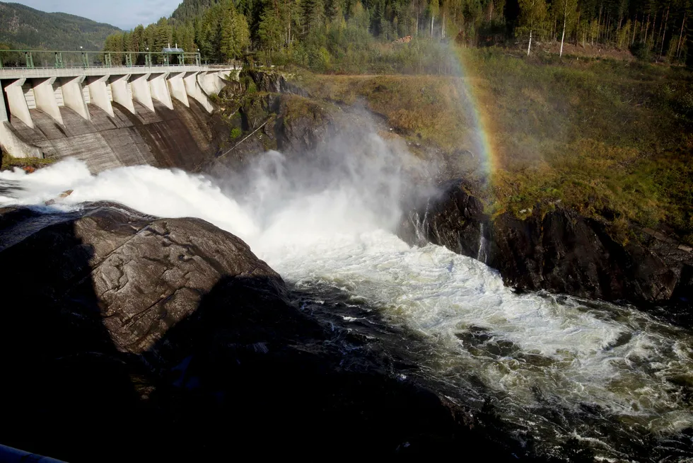 Statkraft er en av aktørene som selger opprinnelsesgarantier. Her er Grønvolfoss-anlegget på Notodden. Foto: Terje Bendiksby/NTB Scanpix