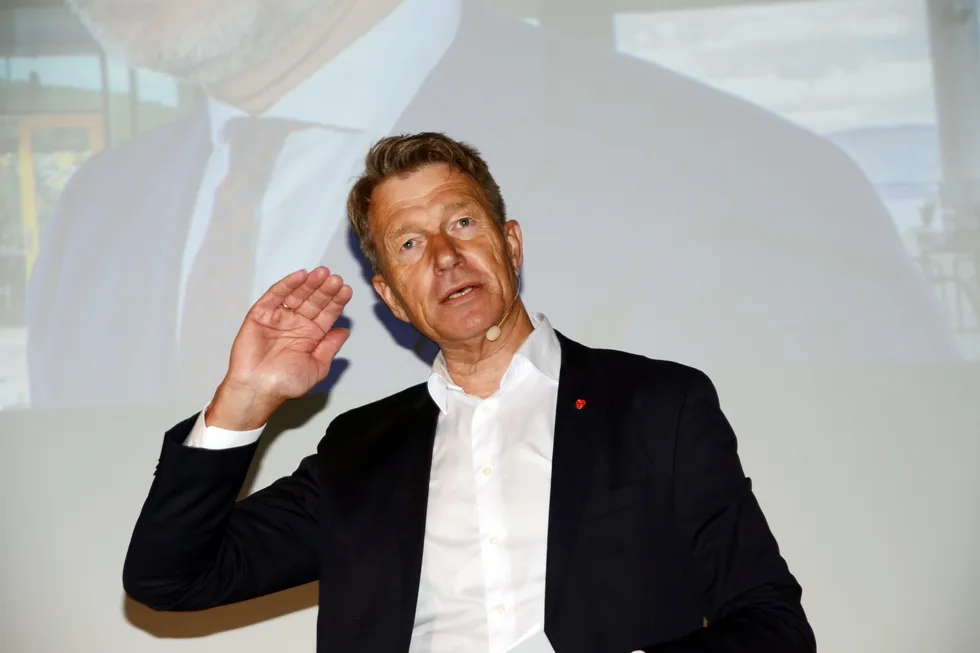 – Jeg er ikke enig i at tiltakene for å kompensere husholdningene for høye og volatile kraftpriser ikke er tilstrekkelig vurdert, sier energiminister Terje Aasland.