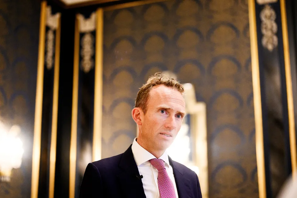 Morten Astrup har investert i det børsnoterte rederiet Wilh. Wilhelmsen. Han er ikke fornøyd med styret i selskapet.