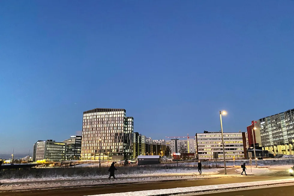 Norge ligger tirsdag på pristoppen i Europa, men likevel er strømmen betydelig billigere enn tidligere i måneden. Strømstøtten er derfor høyere enn strømprisen.