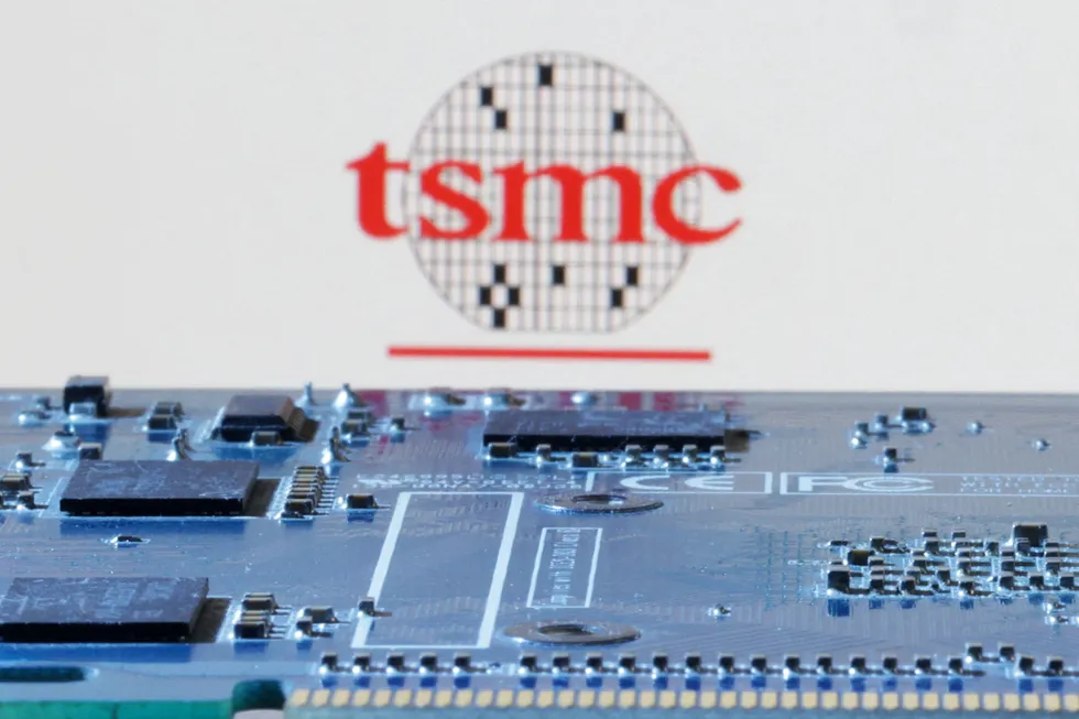Taiwan Semiconductor Manufacturing Company Limited produserer de mest avanserte databrikkene i verden for selskaper som Nvidia og Apple. Selskapet har rykket inn på oversikten over verdens ti mest verdifulle selskaper.