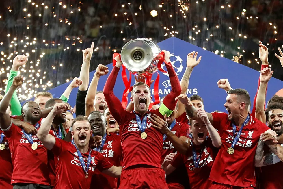 Etter en tidlig straffescoring og et mål i sluttminuttene mot Tottenham, kunne Liverpool løfte trofeet på Wanda Metropolitano i Madrid.