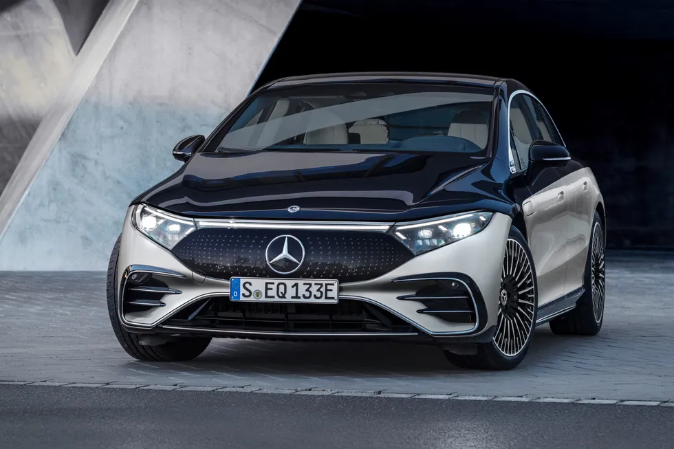 EQS er Mercedes fjerde elbil i EQ-serien, etter kompakt-suven EQC, den enda litt mindre EQA og den store flerbruksbilen EQV.