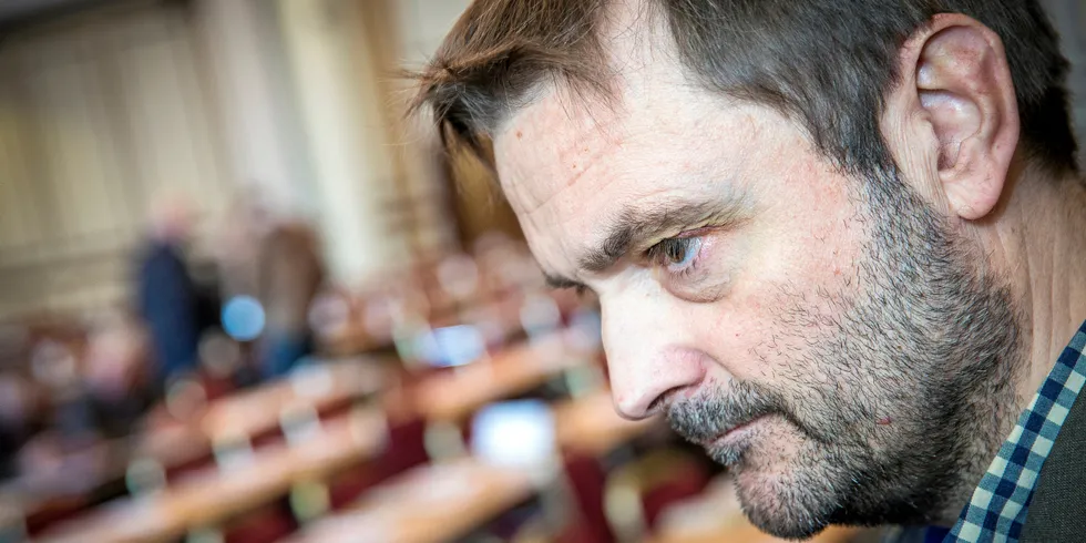 Sjefen i Småkraftforeninga, Knut Olav Tveit, mener NVE ikke handler i tråd med stortingsflertallet. Rett og slett umusikalsk.