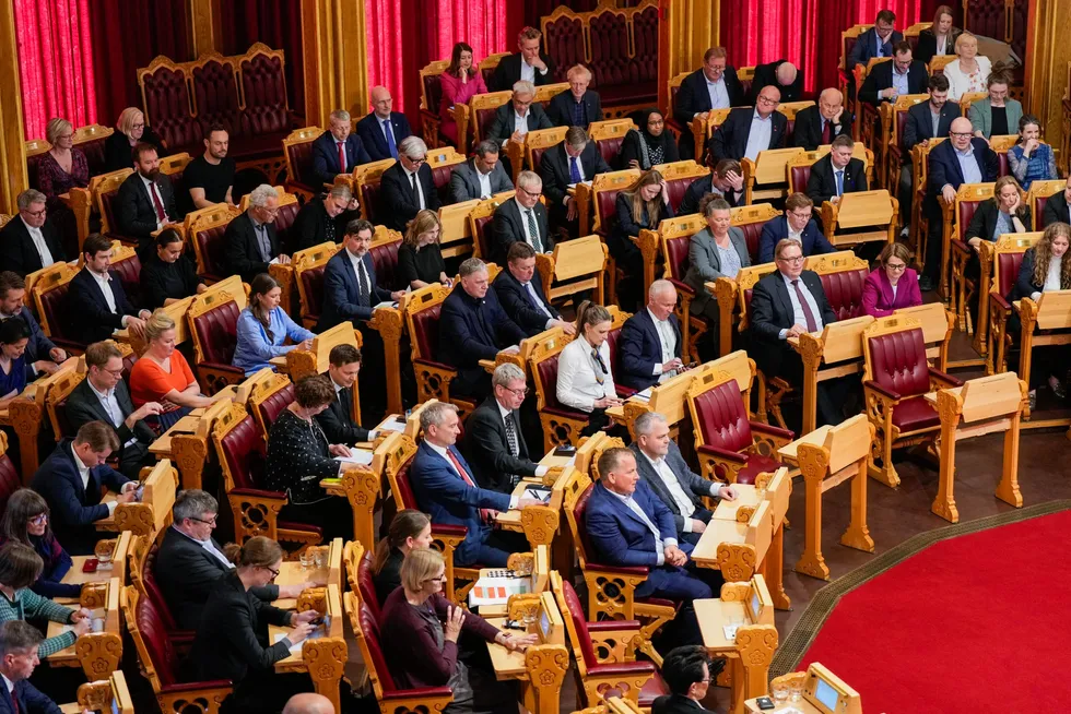 Det var full sal under voteringen i Stortinget om elektrifisering av Melkøya.
