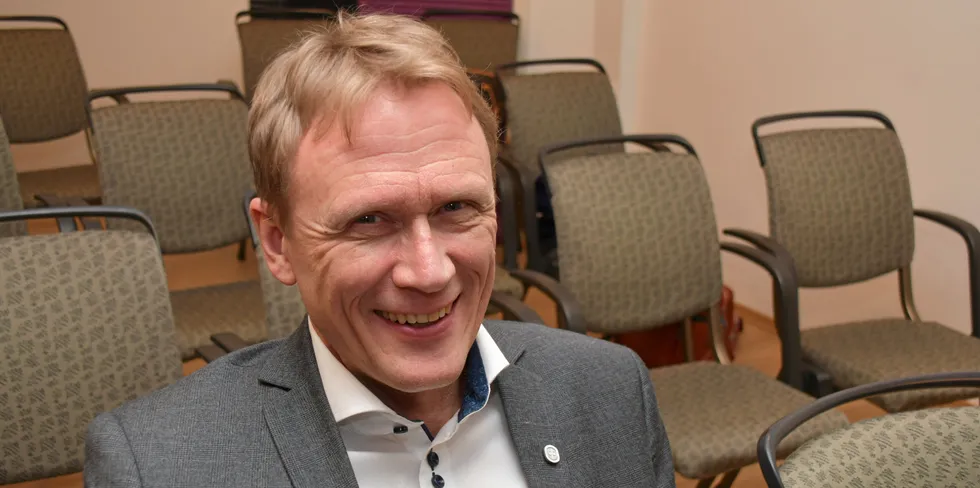 Konsernsjef Rolf Barmen i Fjordkraft kan igjen smile over positiv utvikling i privatsegmentet og en bedriftsportefølje som stiger for åttende kvartal på rad.