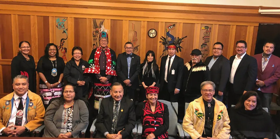 I 2019 jobbet First Nations Leadership Council (FNLC) sammen med myndighetene i British Columbia om en rettighetsdeklarasjon for urbefolkningen i området.