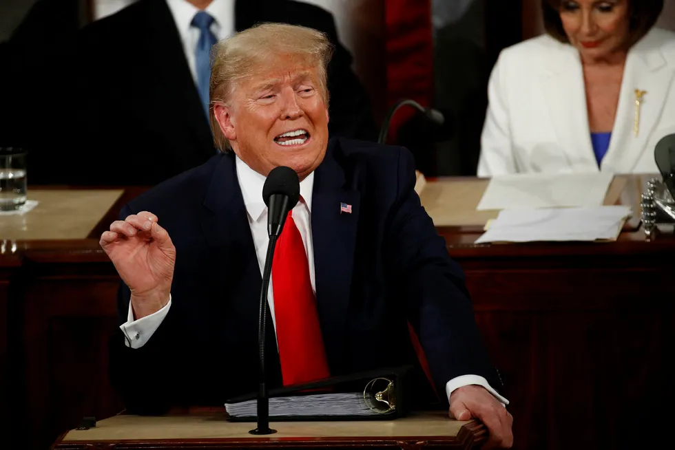 USAs president Donald Trump leverte en selvgratulerende tale om rikets tilstand natt til onsdag. – USAs fiender er på flukt, USAs formue er på vei opp og USAs fremtid er skinnende lys, startet Trump talen sin natt til onsdag norsk tid.
