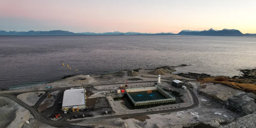 Andfjord Salmon har et landbasert lakseanlegg på Andøya i Vesterålen. Slik så det ut i desember 2022. Anlegget er under utbygging.