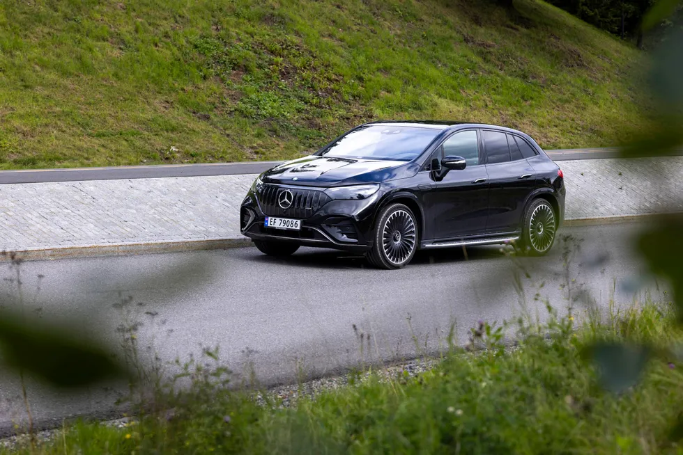 «Elektrisk kraftpakke», skrev DNs bilekspert da han i august i fjor testet Mercedes-AMG EQE 43 4matic suv.