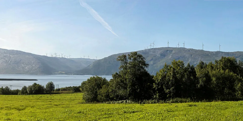 Øyfjellet vindpark skal bestå av 72 møller med en samlet effekt på 400 MW og skal blant annet levere strøm til Alcoas aluminiumsverk i Mosjøen.