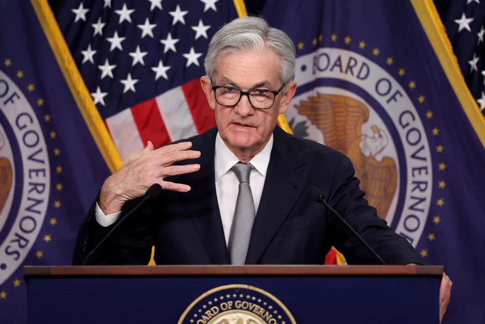 Sentralbanksjef Jerome Powell i USA holdt styringsrenten uendret og ga litt «mykere» signaler på rentemøtet 1. november.