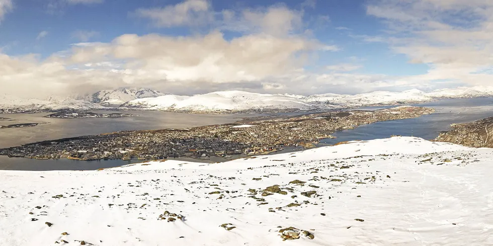 Blant annet innbyggerne i Tromsø (bildet) må stålsette seg. For i morgen blir det tidenes nest-dyreste lørdagspris på strøm i Nord-Norge.