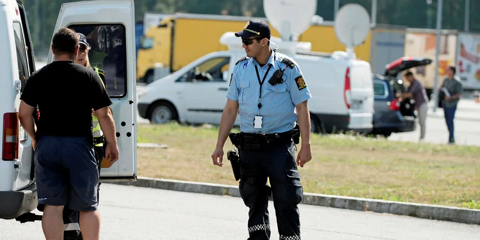 SVINESUND: Tollere og politi sammarbeider på grenseovergangen på Svinesund, men har ingen oversikt over hva som blir beslaglagt på svensk side.