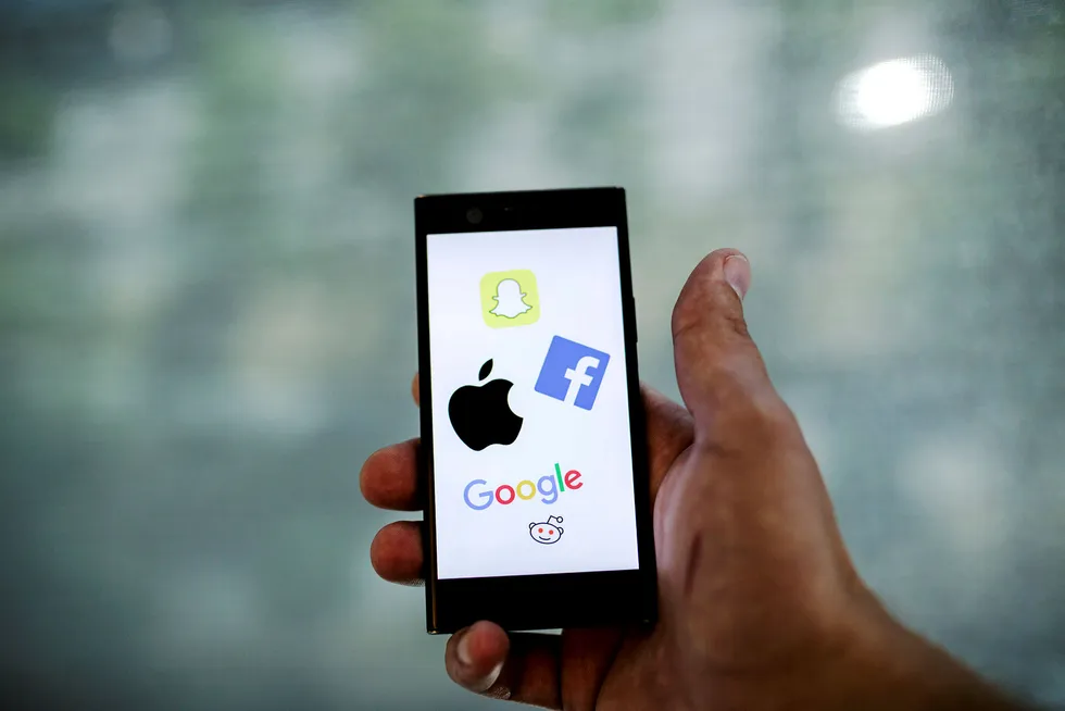mobiltelefon Sosiale medier illustrasjon snapchat facebook apple google reddit ---