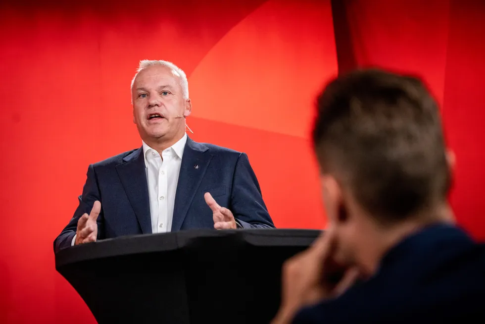 Equinor-sjef Anders Opedal i aksjon under Arendalsuka. Equinors endringsprosess virker «respektløst og umusikalsk overfor en kompetent organisasjon», skriver artikkelforfatteren.
