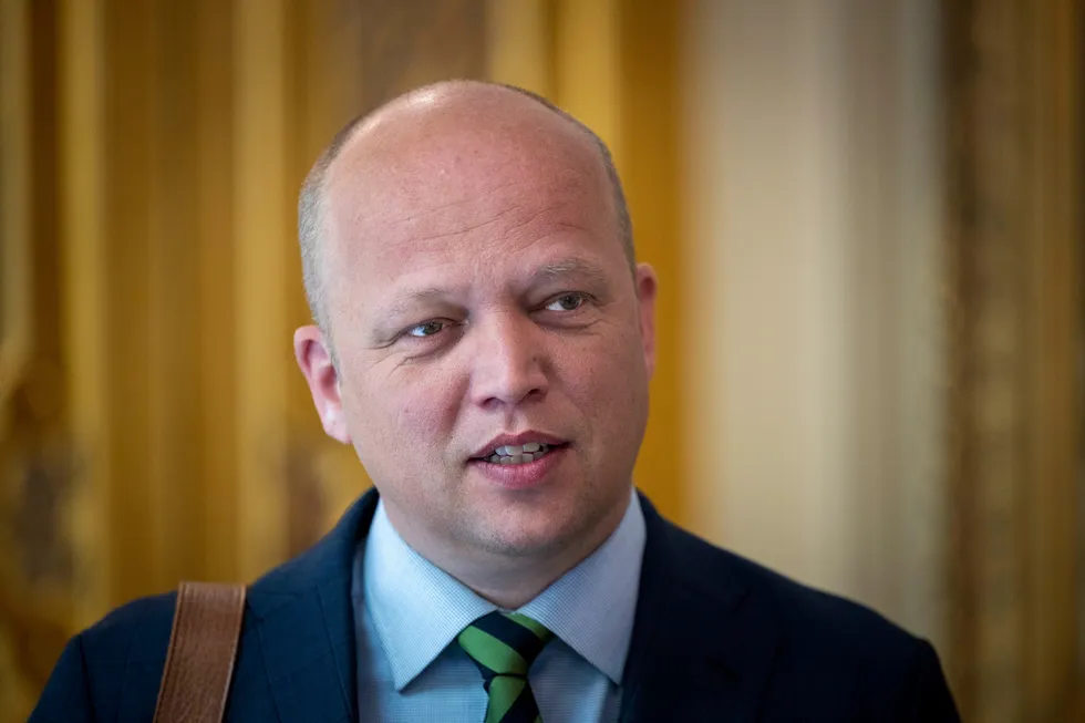 Finansminister Trygve Slagsvold Vedum må forholde seg til virkeligheten.