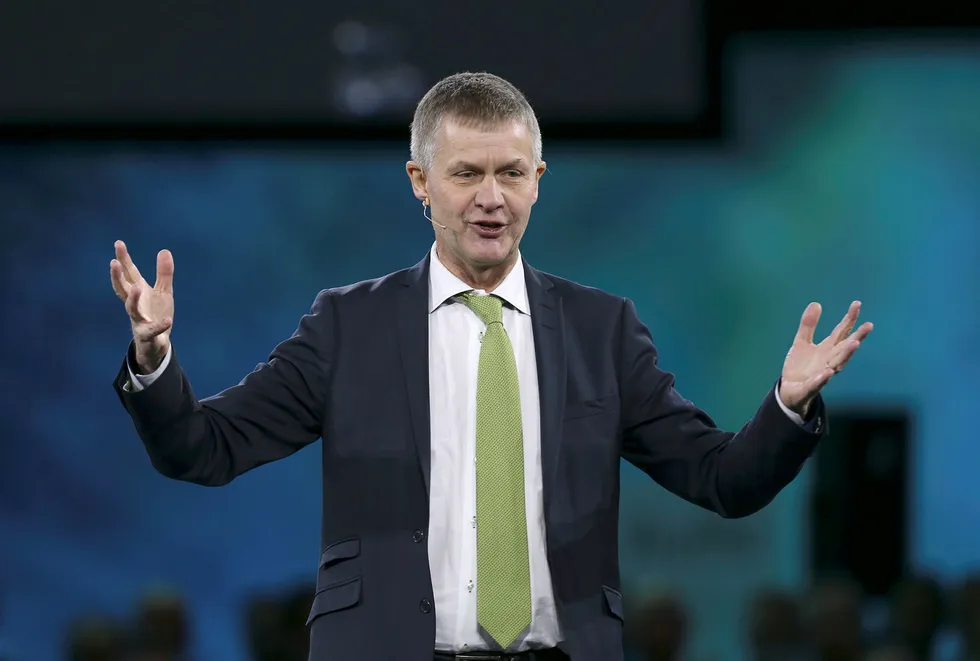 Erik Solheim går inn i EAT - Gunhild Stordalens organisasjon som jobber for en sunnere og mer bæreklraftig matindustri. Solheim er direktør for FN Miljø. På bildet snakker han på NHOs årskonferanse. Foto: Vidar Ruud / NTB scanpix Foto:Vidar Ruud/NTB Scanpix.