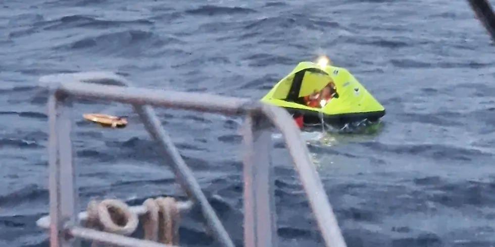 Her blir fiskeren berget.