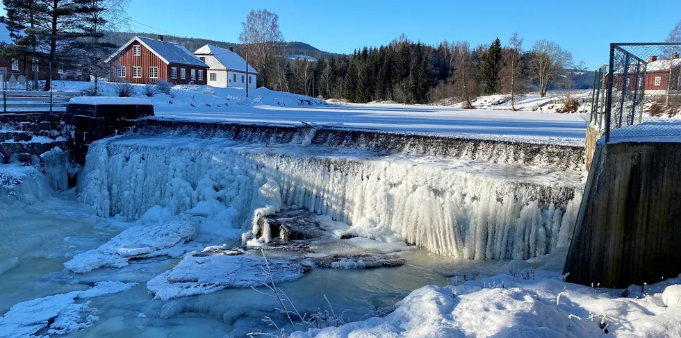 Lave temperaturer øker etterspørselen etter energi til oppvarming i hele Nord-Europa. Tirsdag settes det nye prisrekorder i Norge.