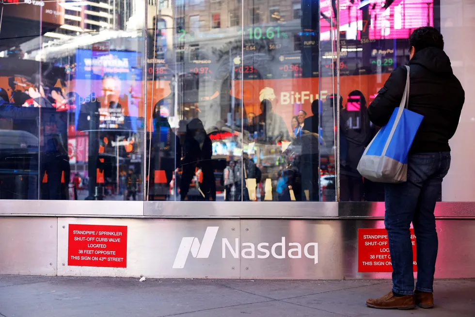 Det svinger kraftig om dagen her på teknologibørsen Nasdaq i New York.