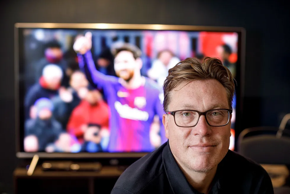 – Det er klart det er krevende å se på at aksjekursen har fått så mye juling uten at det er noe med selskapet som skulle tilsi en slik reaksjon, sier TV-gründer Tom Roger Sokki.