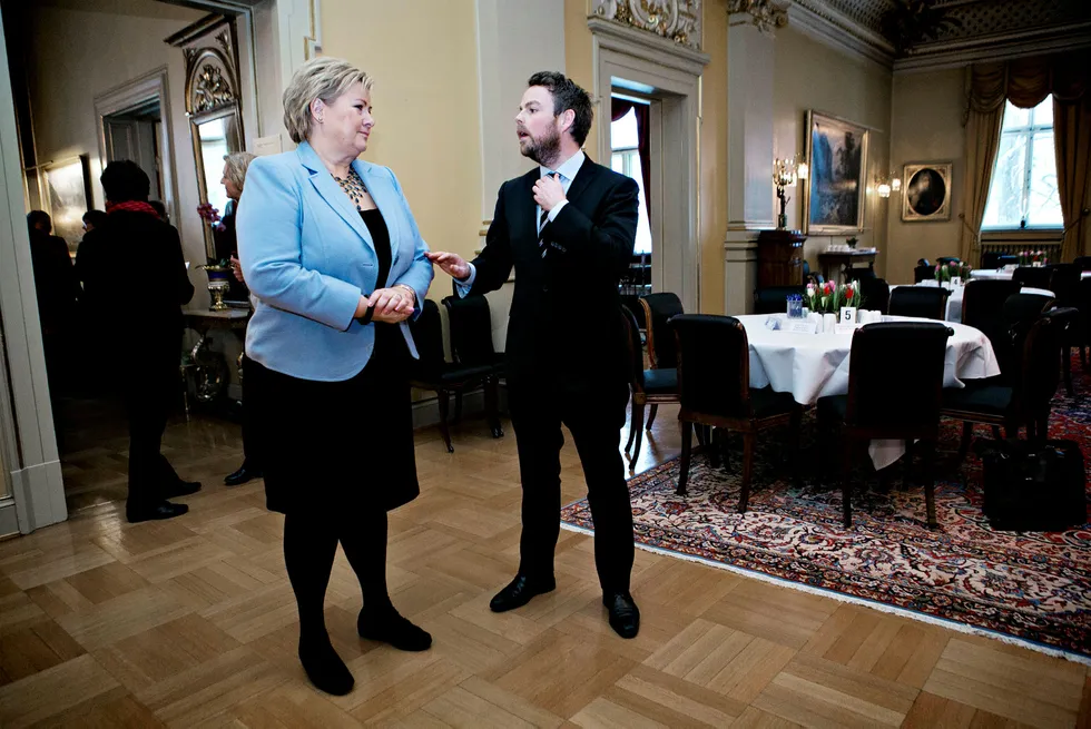 Flere Høyre-topper er uenige med programkomiteen i Høyre som ledes av Torbjørn Røe Isaksen. Her sammen med partileder Erna Solberg. Bildet er fra 2014. Foto: Anette Karlsen/NTB Scanpix