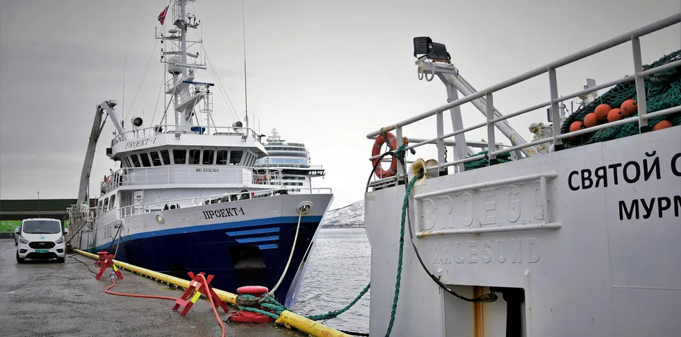 Om også Norge velger å stenge havnene for russiske havner, er foreløpig uavklart. Her er russiske trålere i Tromsø tidligere i år.