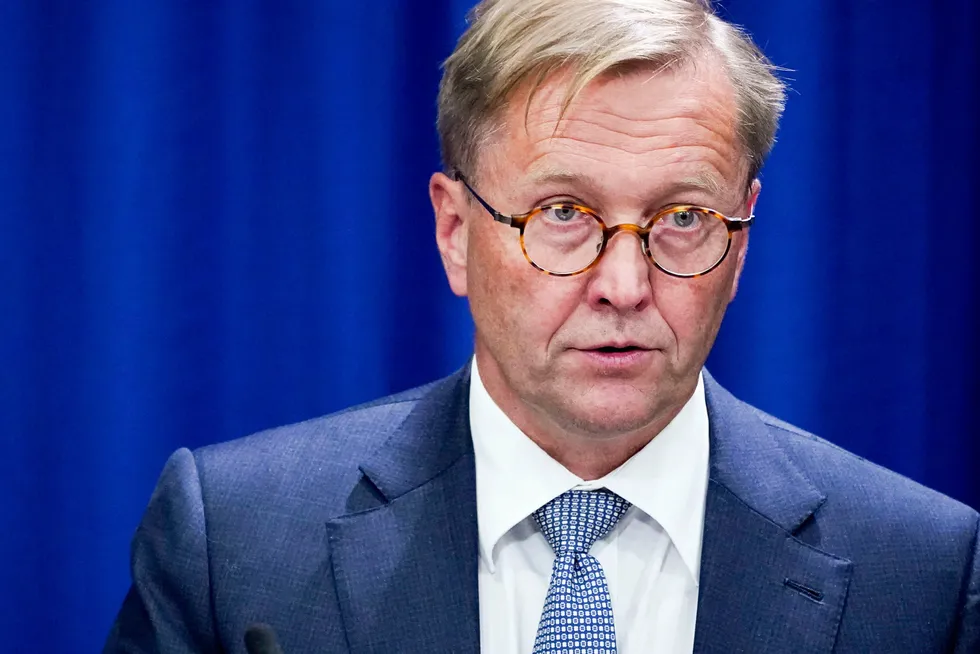 UiO-professor Finn Arnesen reagerer på søksmålet fremstilt av Mowi.