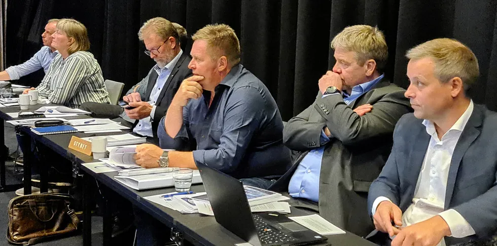 I Nord-Norge tramper støvlene mer i takt enn de har gjort på lenge, skriver ledelsen i Fiskarlaget Nord. Fra høyre: Daglig leder Jon-Erik Henriksen, styreleder Roger Hansen og nestleder Kurt Ludvigsen.