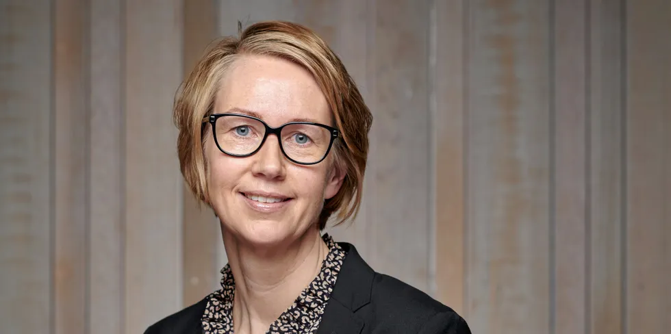 – Vi planlegger for at vi skal ha nok vann til vinteren, så derfor har vi produsert mindre fra de magasinene der vi har god kontroll på vannet. I andre magasin kan det være risiko for flom, og da må vi produsere for å unngå vanntap, sier konstituert konsernsjef Kristin Aadland i en melding via Oslo Børs.