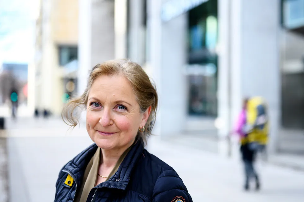Administrerende direktør Christin Bøsterud forteller at konsulentselskapet EY vil betale tilbake krisepengene til staten.