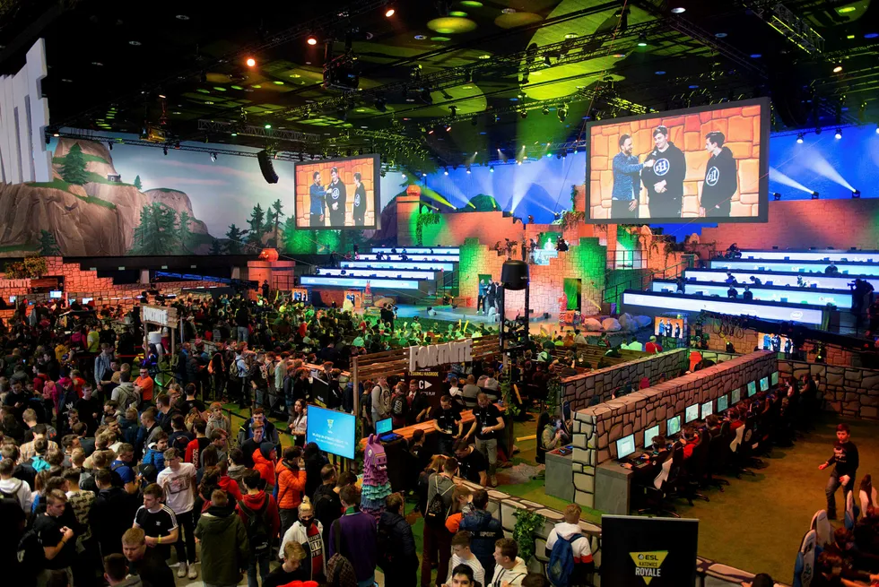 Folk deltar på ESL Katowice Royale i i Polen i mars hvor det ble avholdt en Fortnite-turnering med 500.000 dollar i premiepenger for vinneren. Det er imidlertid småpenger sammenlignet med hva vinnerne kan stikke av med i VM.