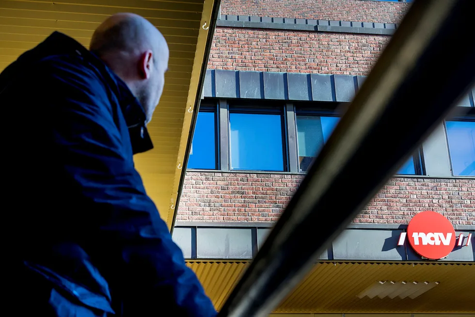 Nå skrives og snakkes det mer om ensomhet enn på lenge. Det er bra, skriver Arbeiderpartiets leder Jonas Gahr Støre.
