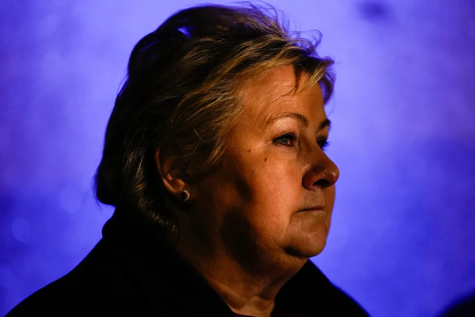 Høyre-leder Erna Solberg har lagt fram en strømpakke som hun mener er enda bedre enn regjeringens nye fastpris på strøm.