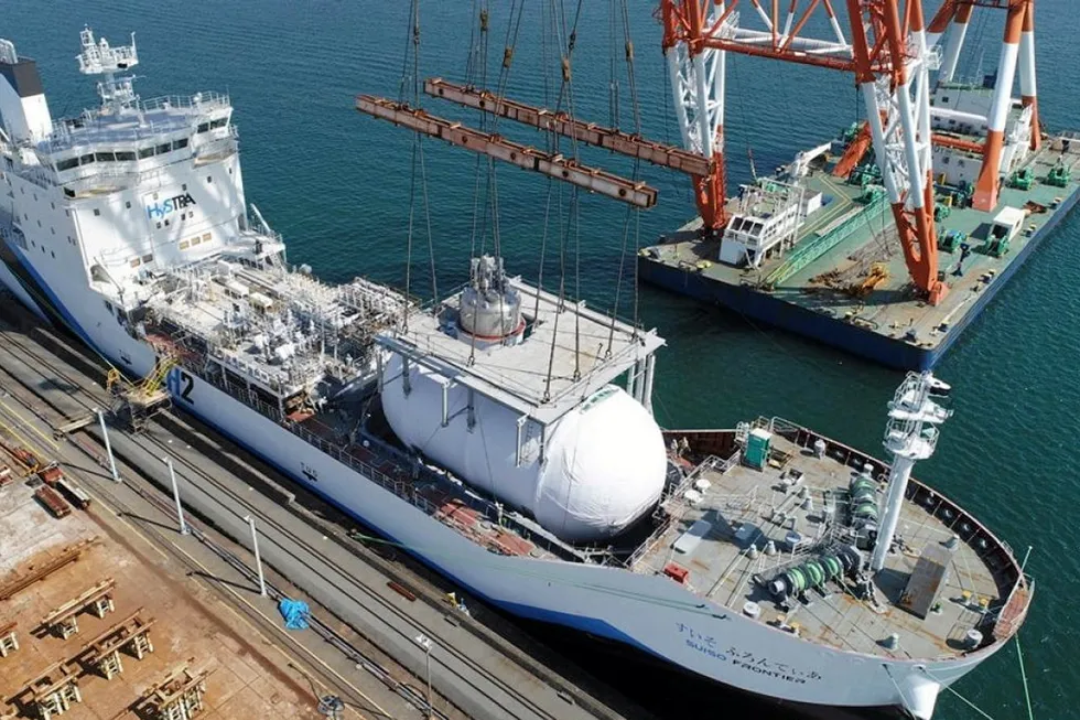 The March 2020 installation of the 1,250-cubic-metre liquid-hydrogen tank on the Suiso Frontier, which is still the only LH2 carrier in the world.