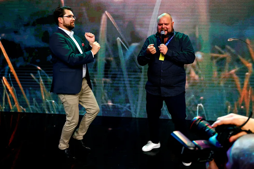 Vinneren. Sverigedemokraternas leder Jimmie Åkesson feirer valgtriumfen søndag kveld.