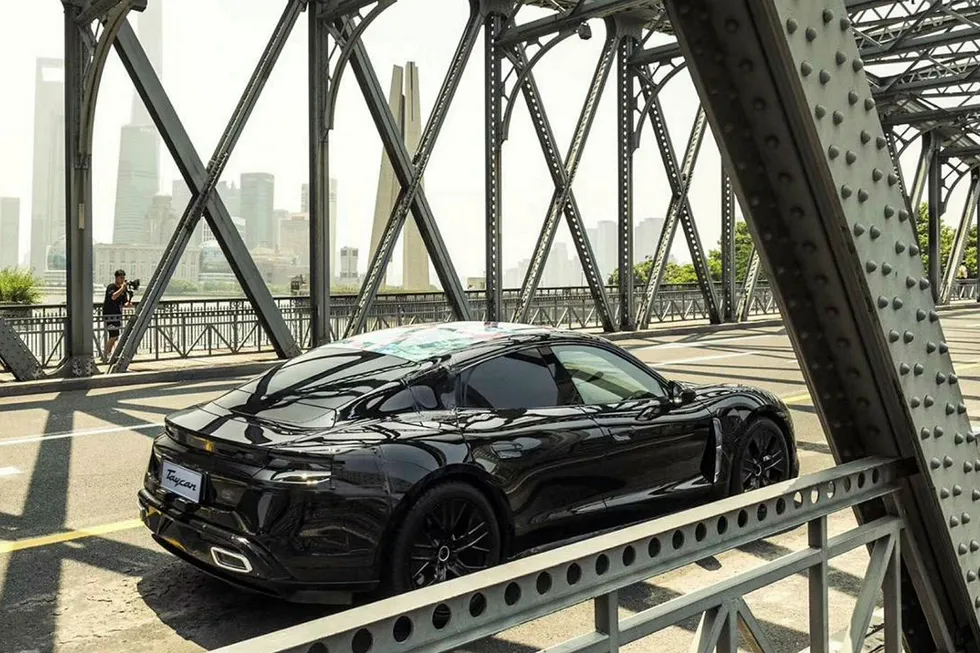 Porsche Taycan på test i Shanghai.