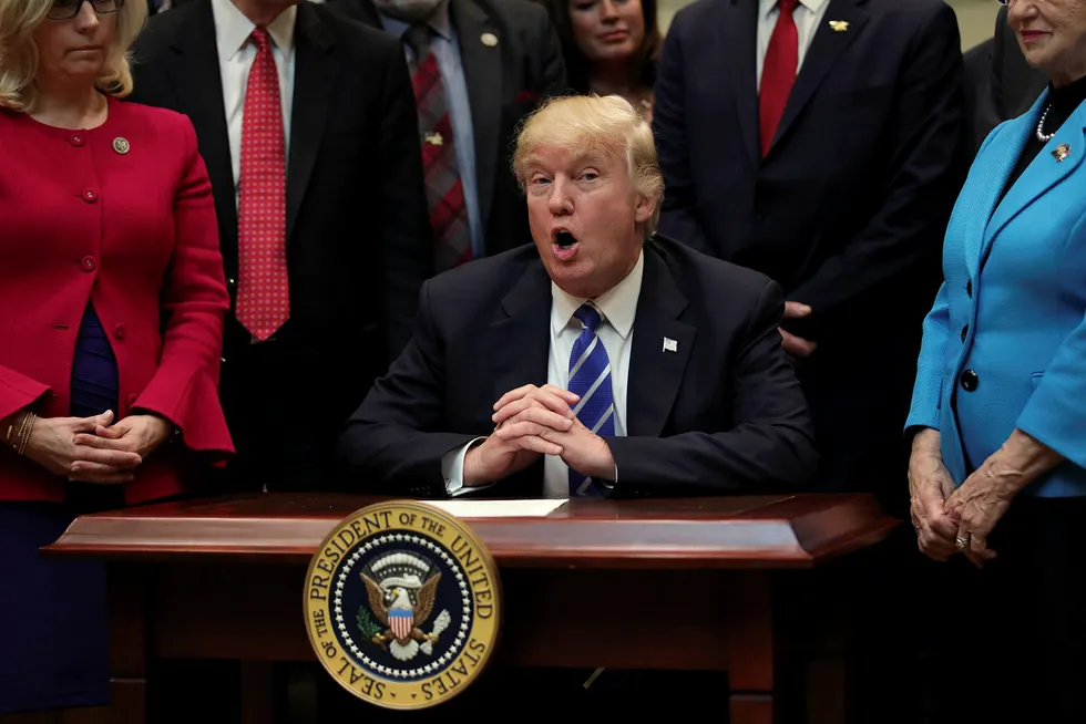 President Donald Trump har kuttet budsjettet til USAs miljødirektorat (EPA) med en tredjedel. Foto: Carlos Barria / AP / NTB Scanpix