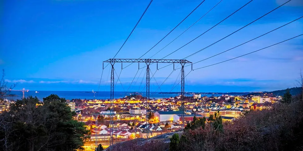 Mandag morgen koster strømmen nesten 2 kr/kWh i Kristiansand og resten av Sør-Norge, før nettleie, avgifter og eventuell strømstøtte.